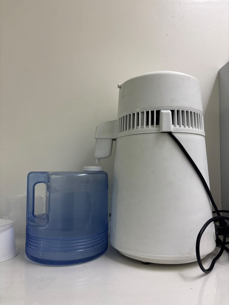 Water distiller for autoclave