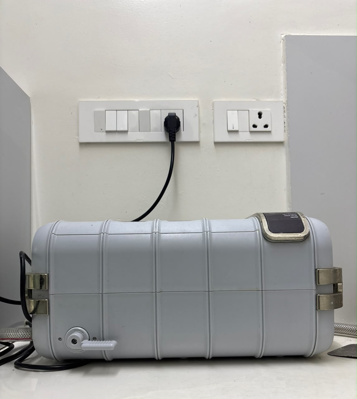 Ultrasonic instrument cleaner