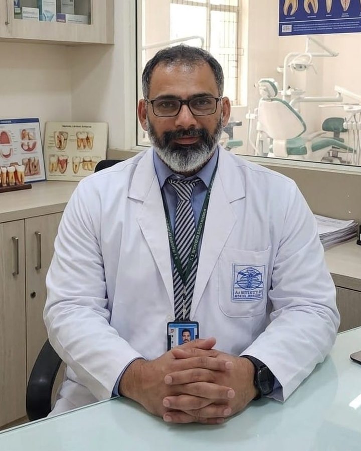 Dr. Ashish Shetty, MDS, Oral and Maxillofacial Surgeon and Implantologist at Dr. Teeth Dental Care, Mangaluru